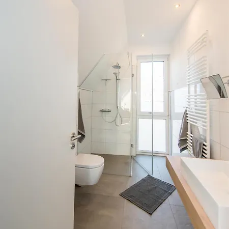 Apartament 4, Hoddersdiek 1 *