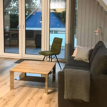 Apartment 4, Hoddersdiek 1 *